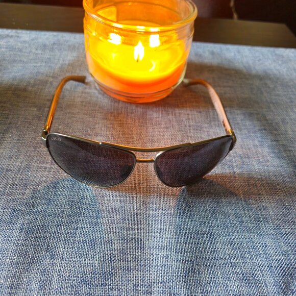 GUCCI Aviator sunglasses - Picture 2 of 3